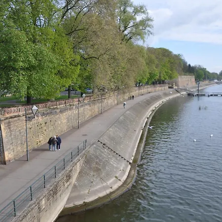 En Centre Pietonnier Proche De La Gare